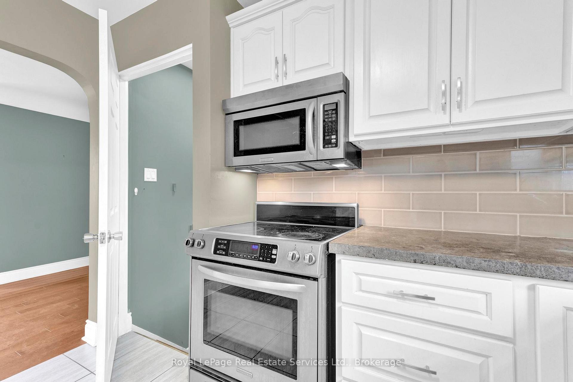 Photo 13 of Unit 1, 65 Cumming Court, Hamilton, Ancaster — HOMEH