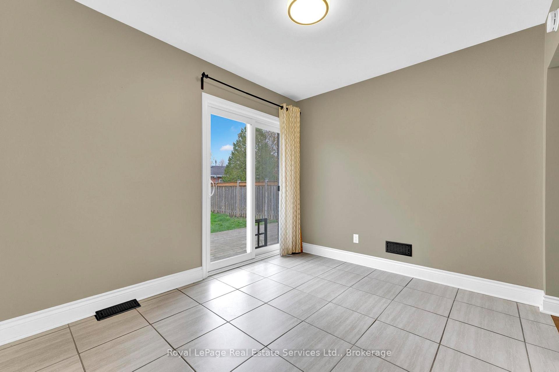 Photo 15 of Unit 1, 65 Cumming Court, Hamilton, Ancaster — HOMEH