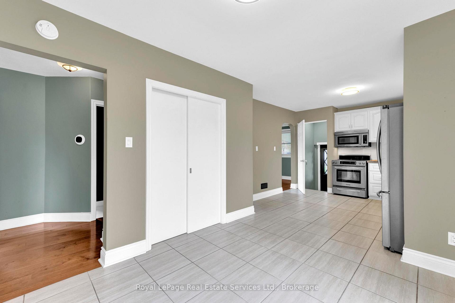 Photo 16 of Unit 1, 65 Cumming Court, Hamilton, Ancaster — HOMEH