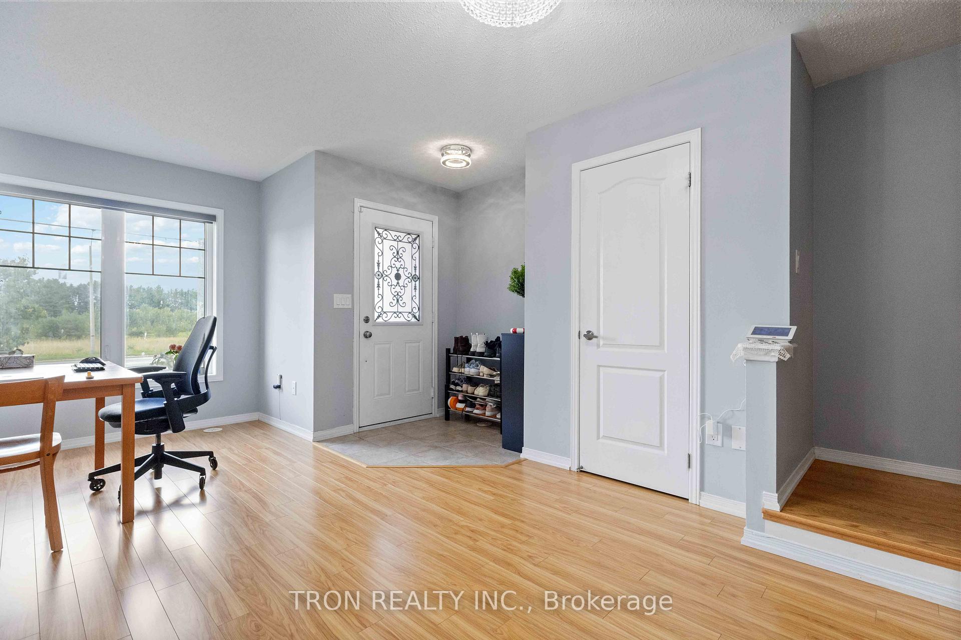 Photo 5 of 5253 Major Mackenzie Drive E, Markham, Berczy — HOMEH