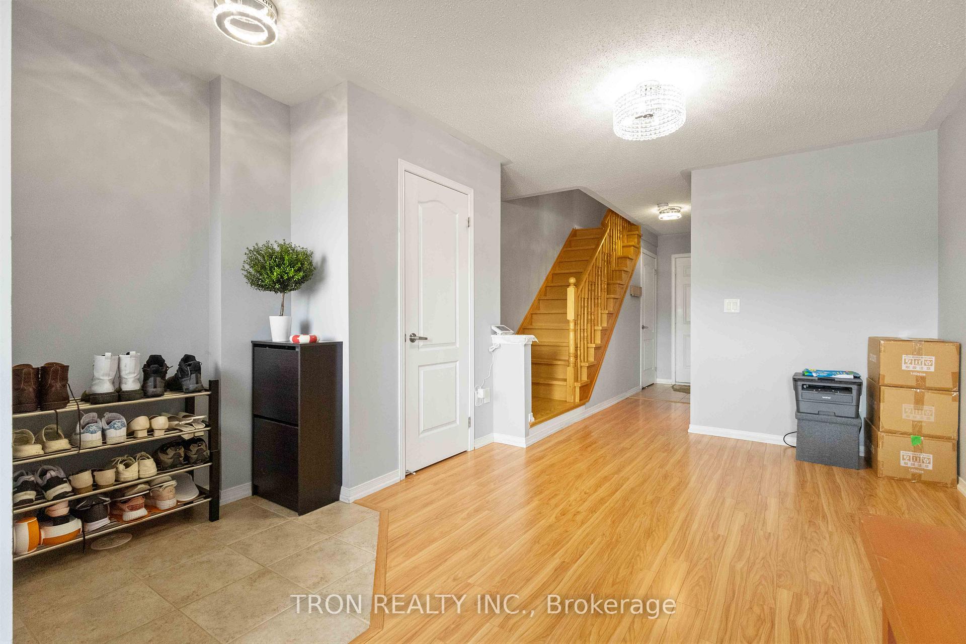 Photo 6 of 5253 Major Mackenzie Drive E, Markham, Berczy — HOMEH