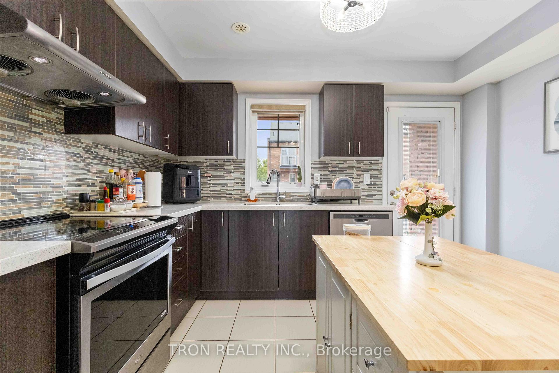 Photo 11 of 5253 Major Mackenzie Drive E, Markham, Berczy — HOMEH