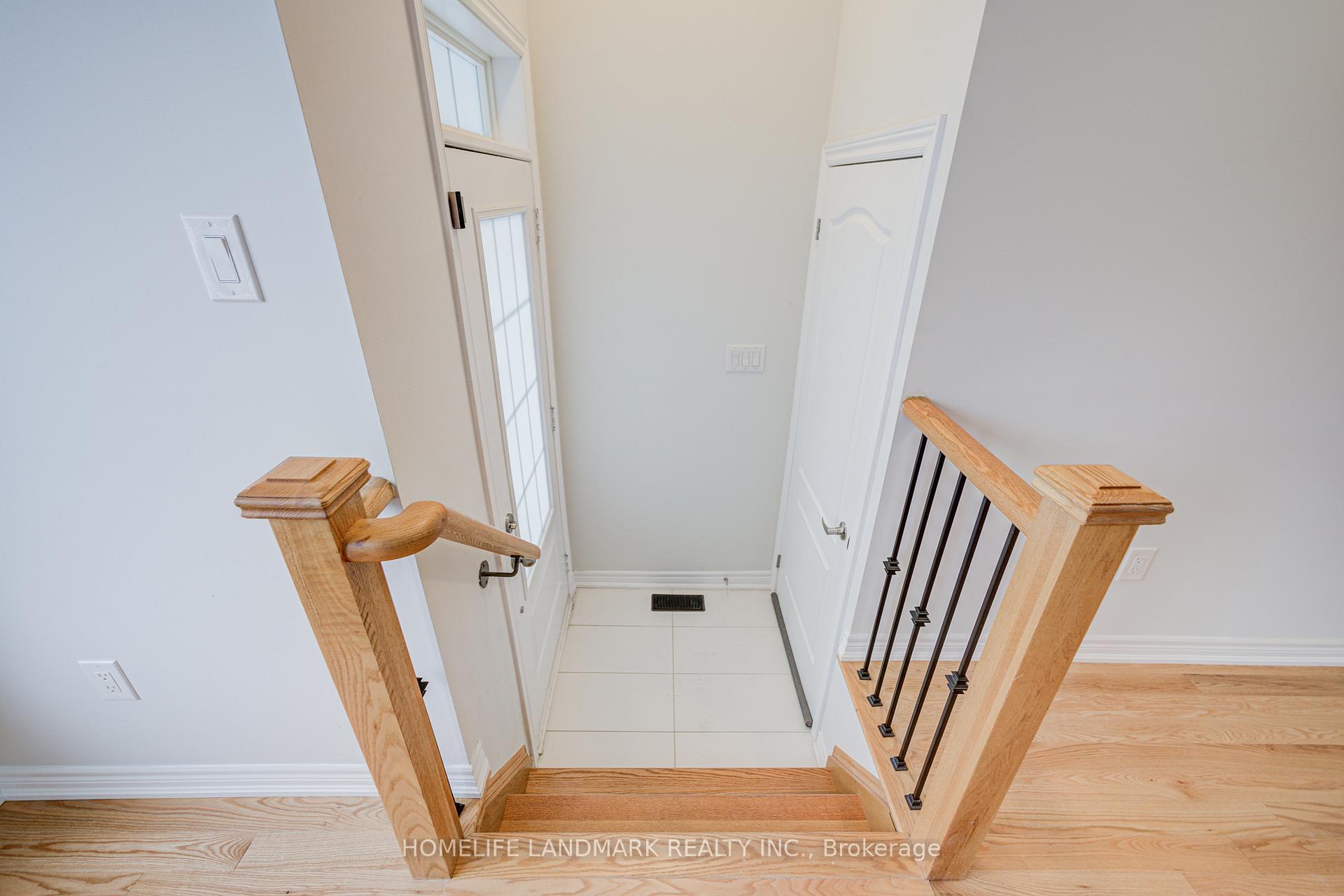 Photo 6 of 555 White's Hill Avenue, Markham, Cornell — HOMEH