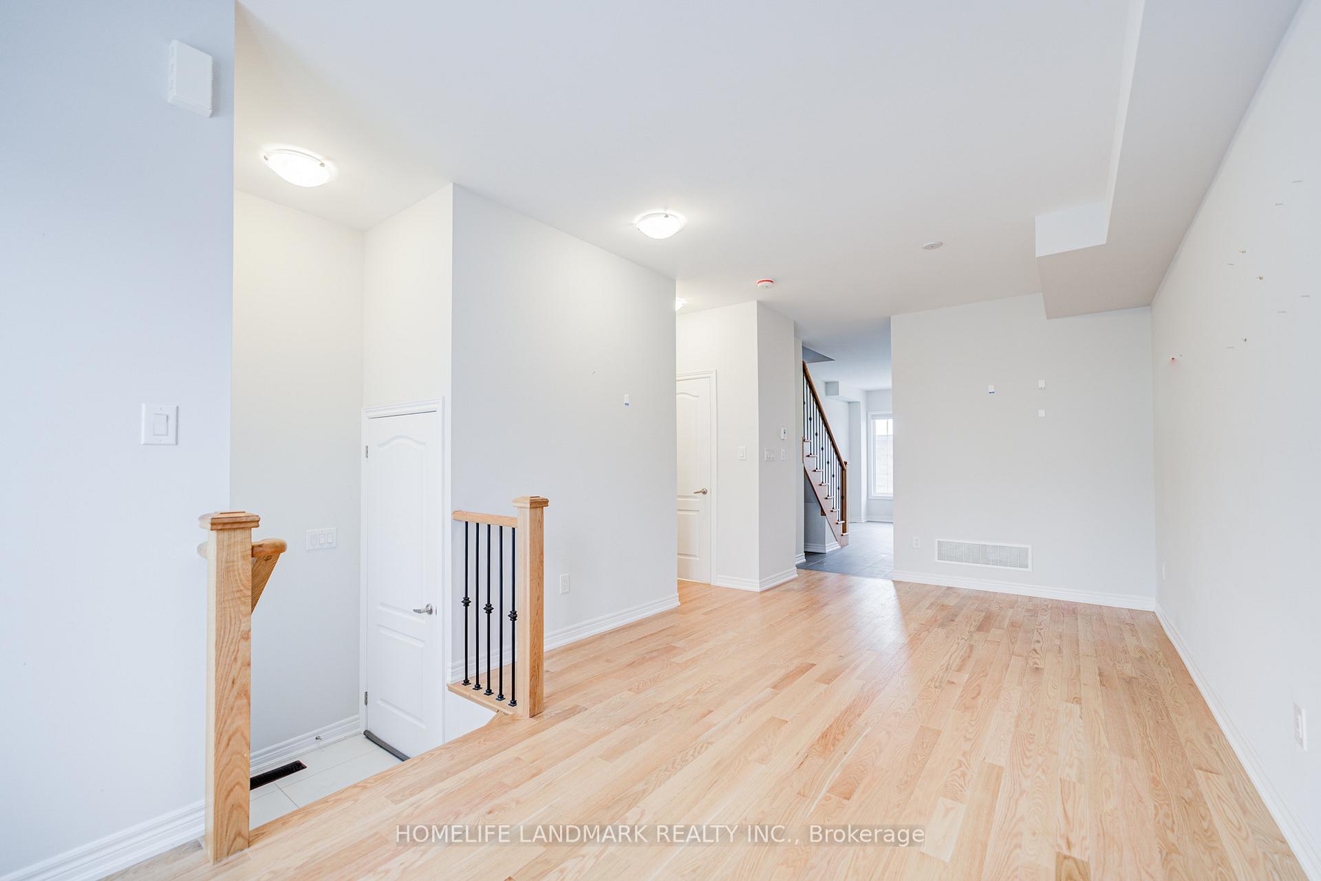 Photo 8 of 555 White's Hill Avenue, Markham, Cornell — HOMEH