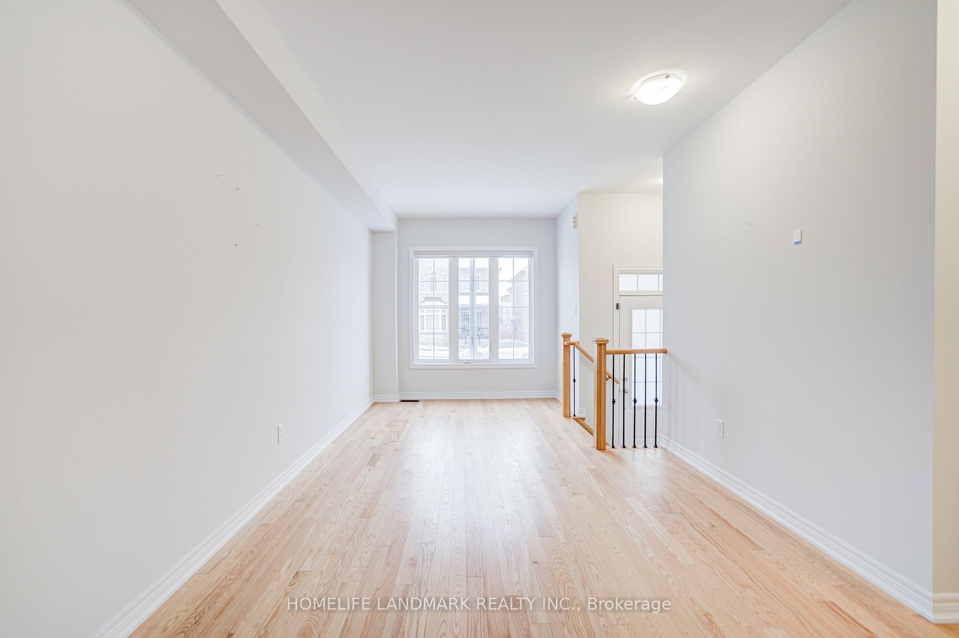 Photo 10 of 555 White's Hill Avenue, Markham, Cornell — HOMEH