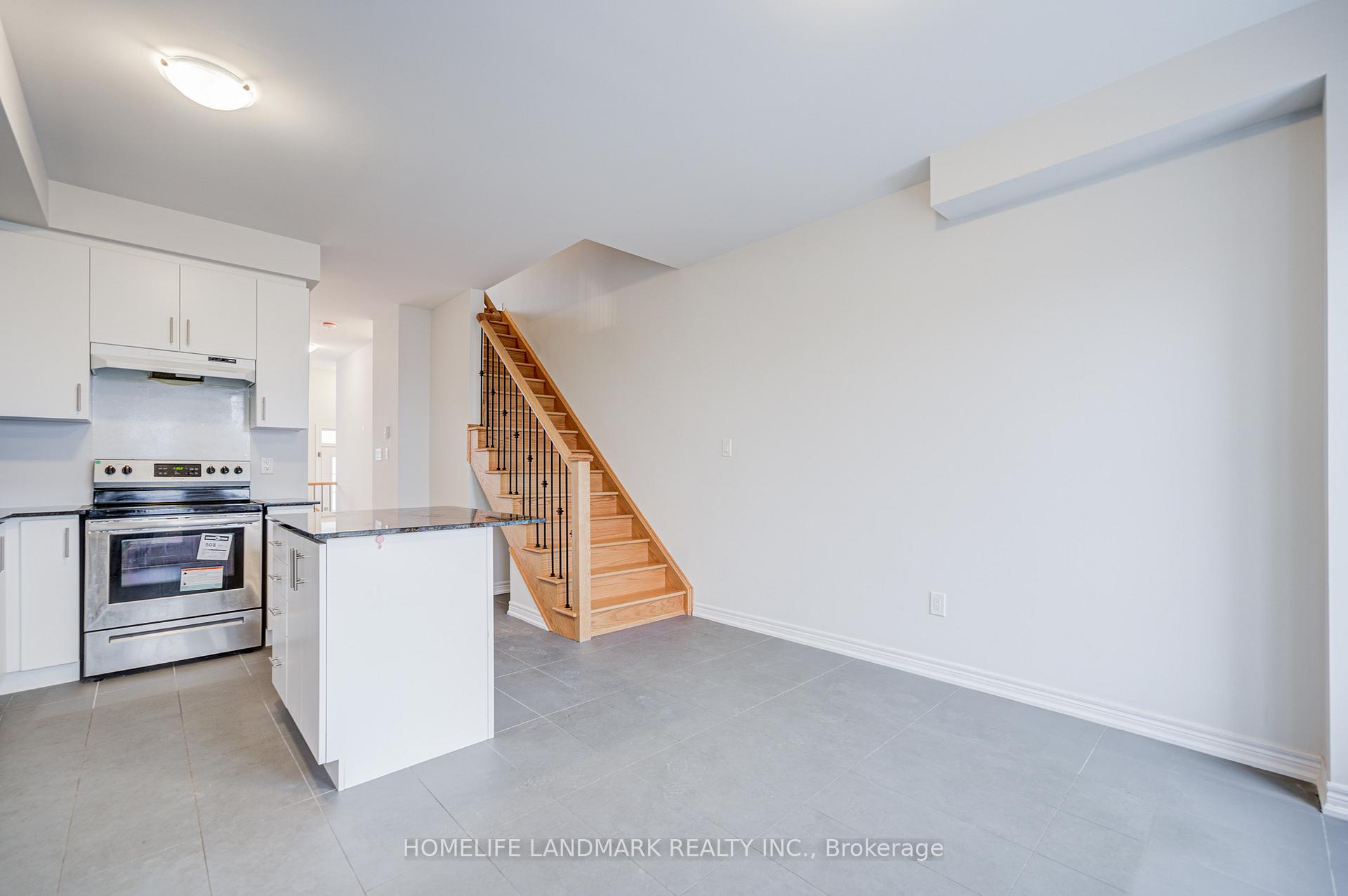 Photo 18 of 555 White's Hill Avenue, Markham, Cornell — HOMEH
