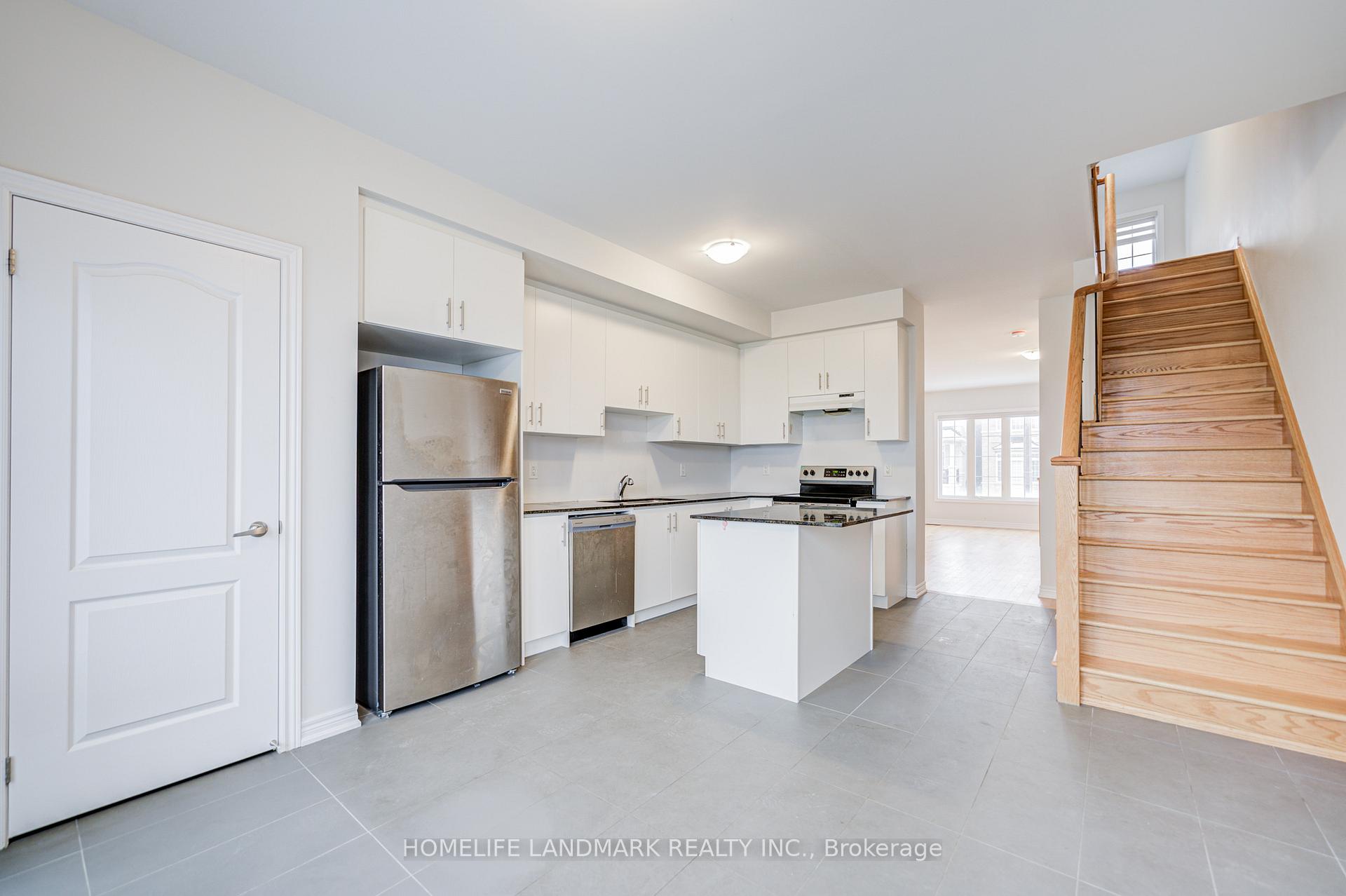 Photo 20 of 555 White's Hill Avenue, Markham, Cornell — HOMEH