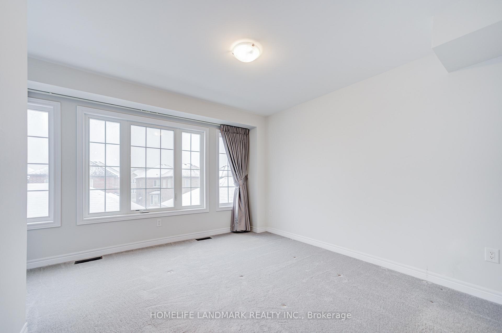 Photo 30 of 555 White's Hill Avenue, Markham, Cornell — HOMEH