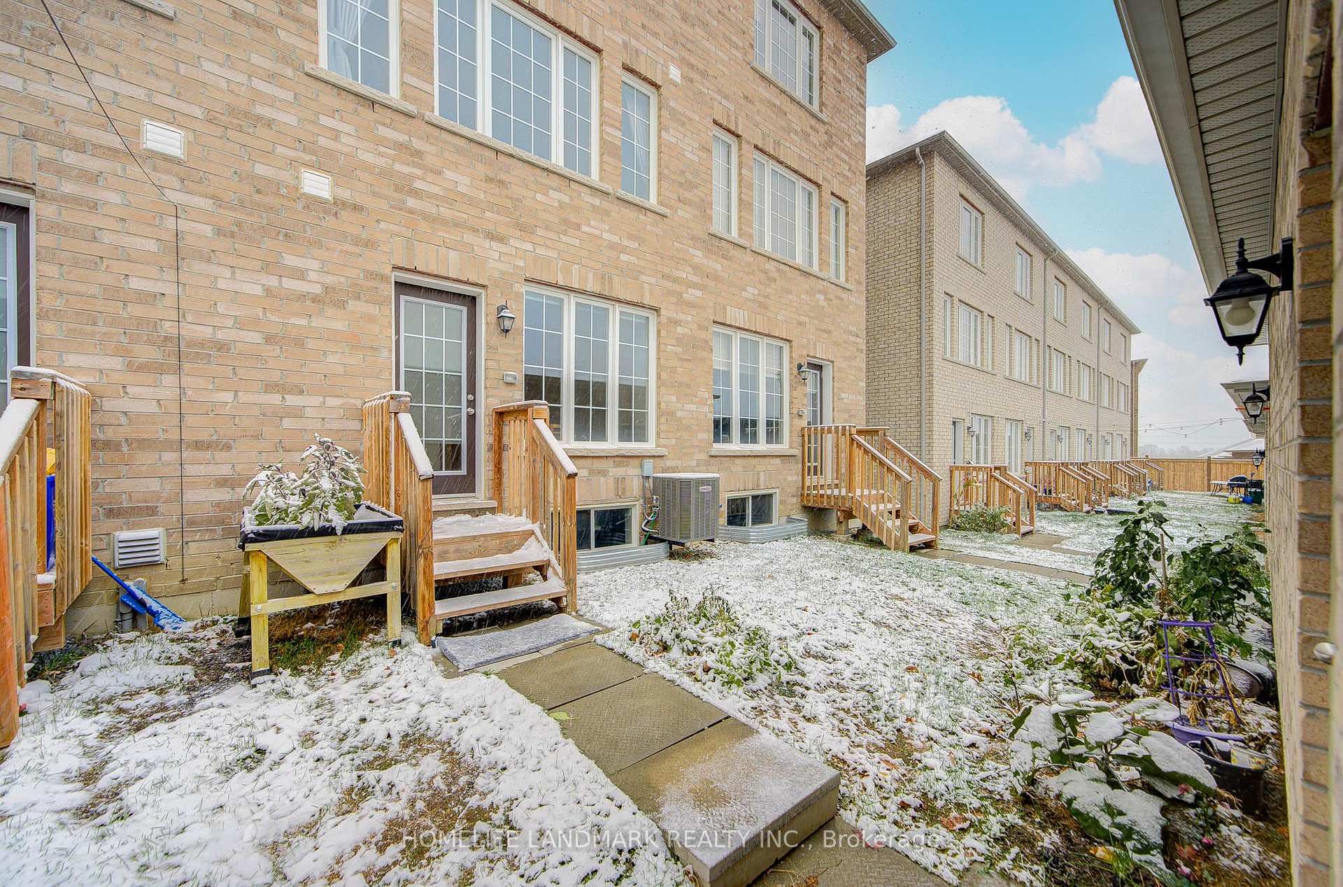 Photo 46 of 555 White's Hill Avenue, Markham, Cornell — HOMEH