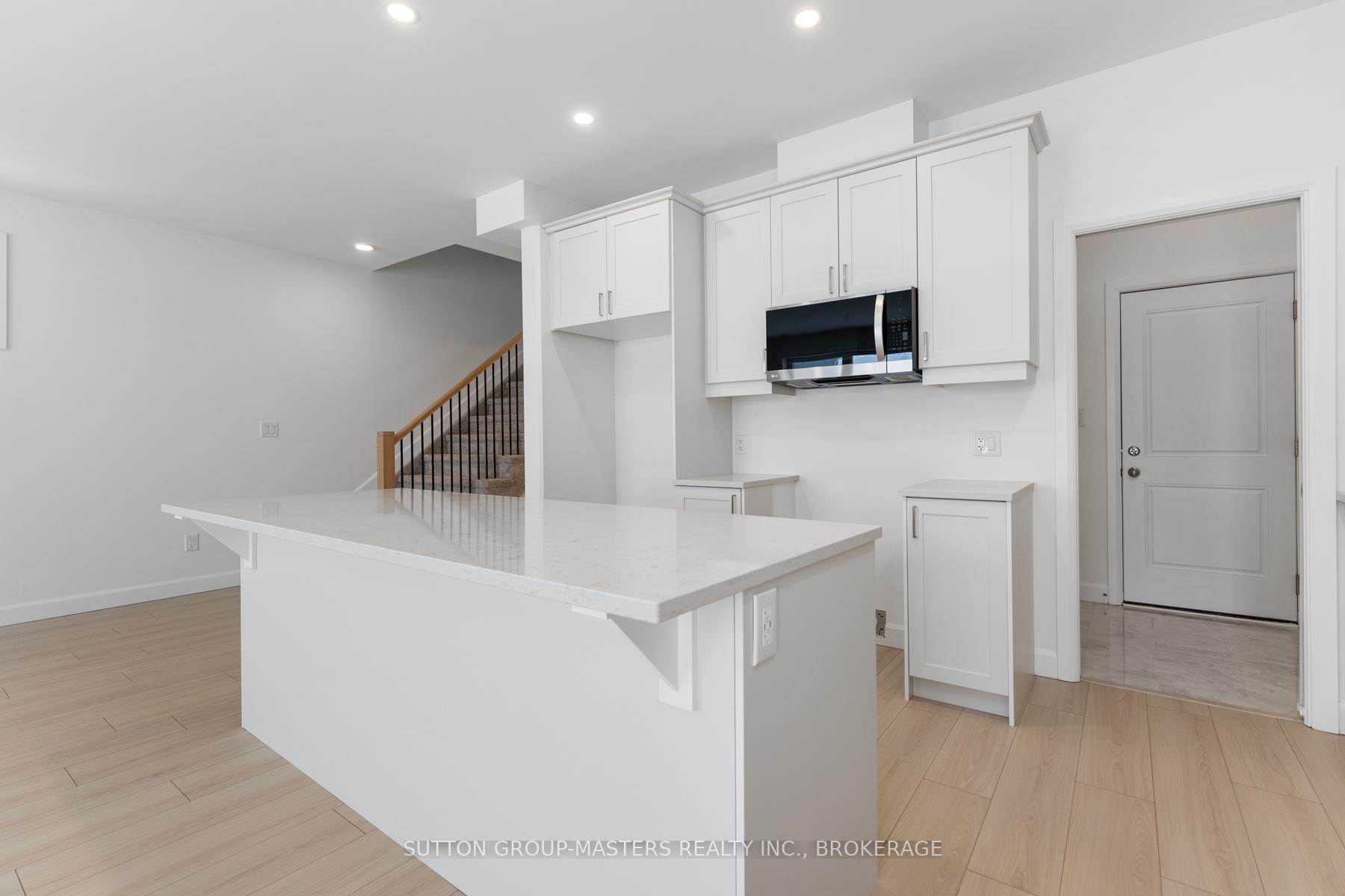 Photo 8 of 201 Superior Drive, Loyalist, Amherstview — HOMEH
