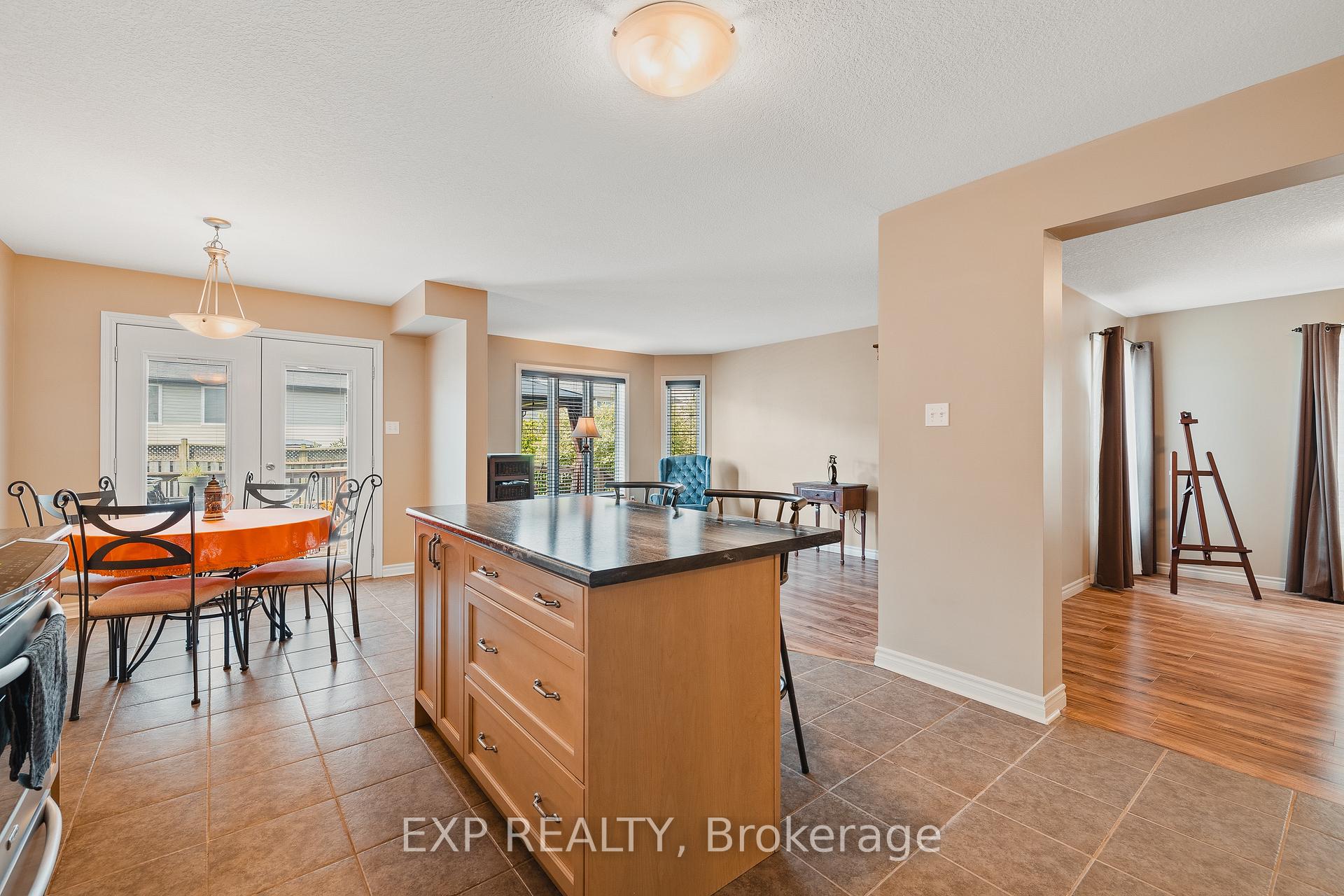 Photo 5 of 98 Riehm Street, Kitchener — HOMEH