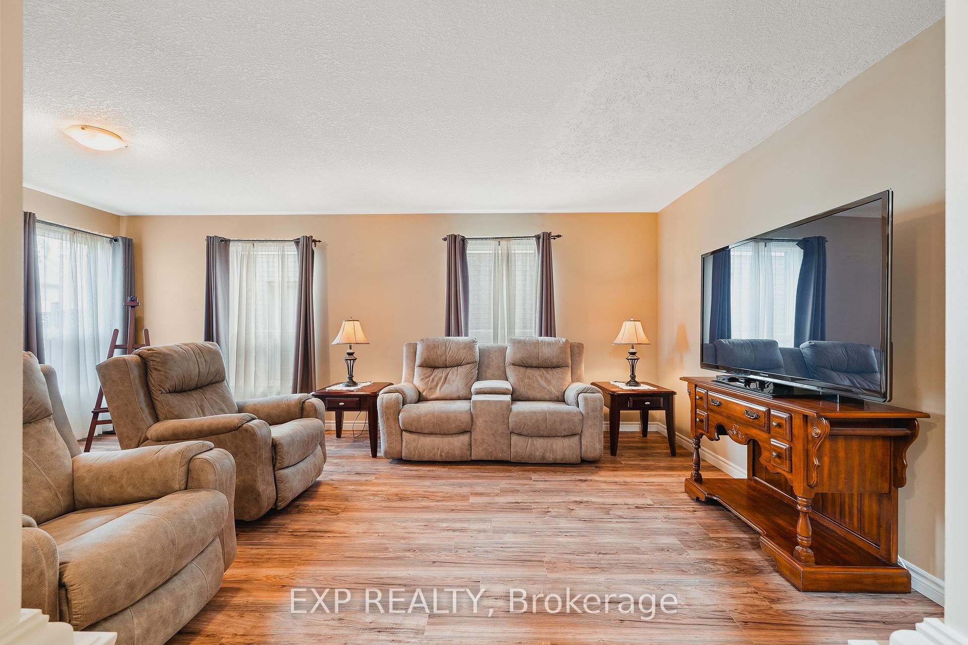 Photo 9 of 98 Riehm Street, Kitchener — HOMEH