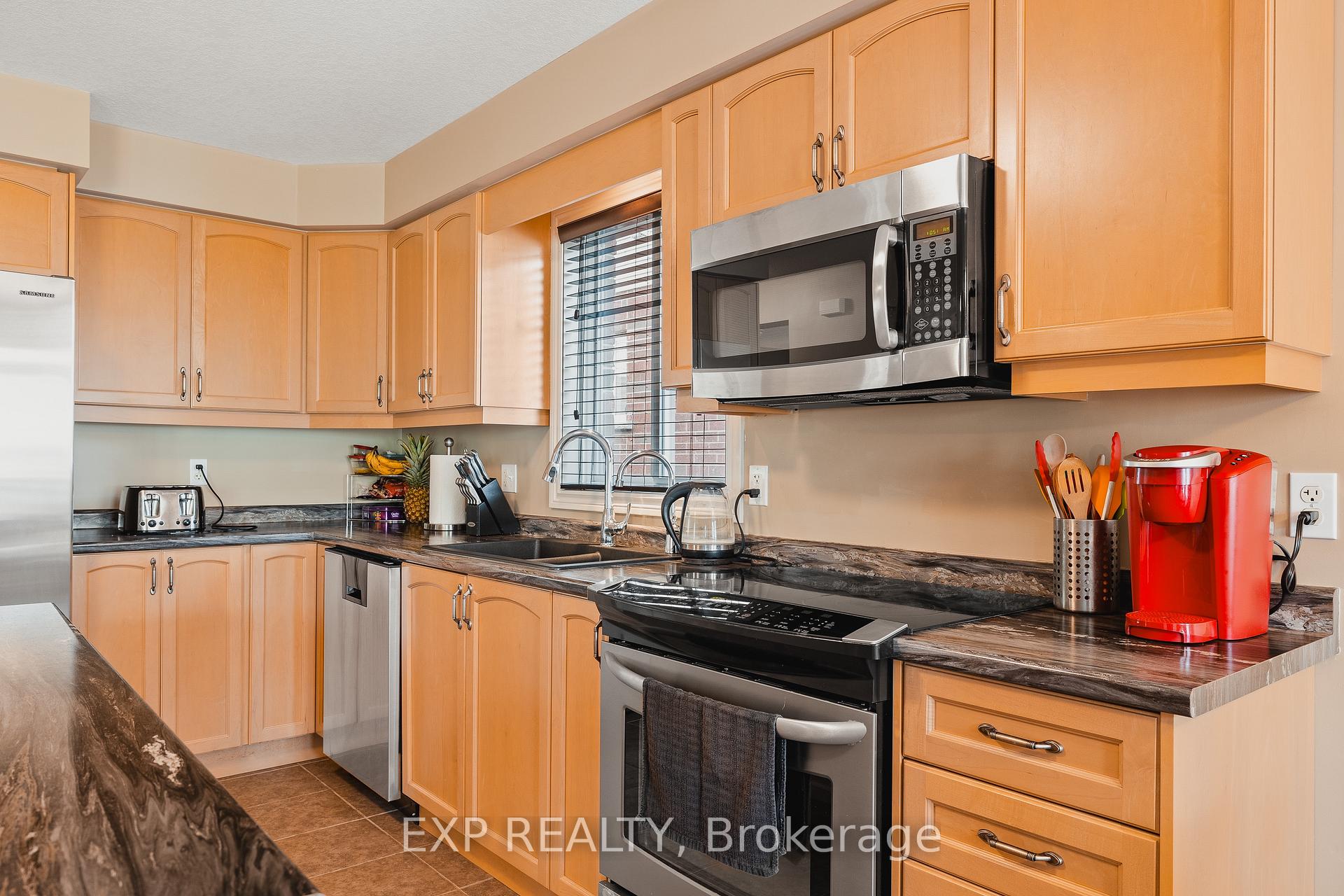 Photo 10 of 98 Riehm Street, Kitchener — HOMEH
