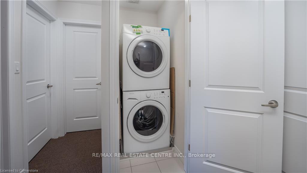 Photo 10 of 34 Prince Albert Boulevard, Kitchener, Mount Hope Huron Park — HOMEH