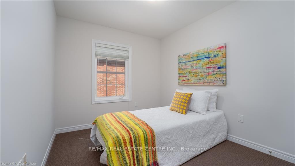 Photo 11 of 34 Prince Albert Boulevard, Kitchener, Mount Hope Huron Park — HOMEH