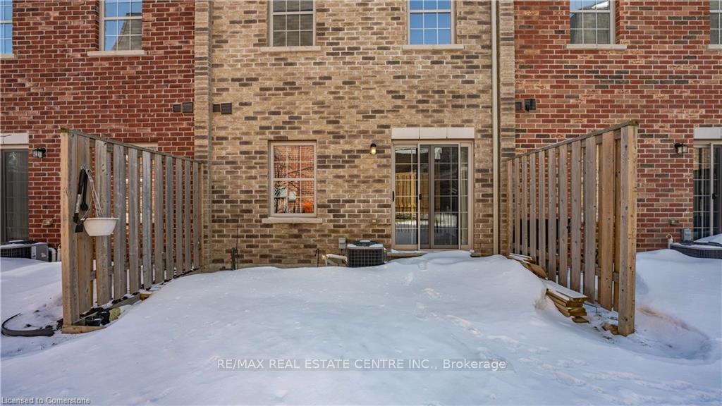 Photo 15 of 34 Prince Albert Boulevard, Kitchener, Mount Hope Huron Park — HOMEH