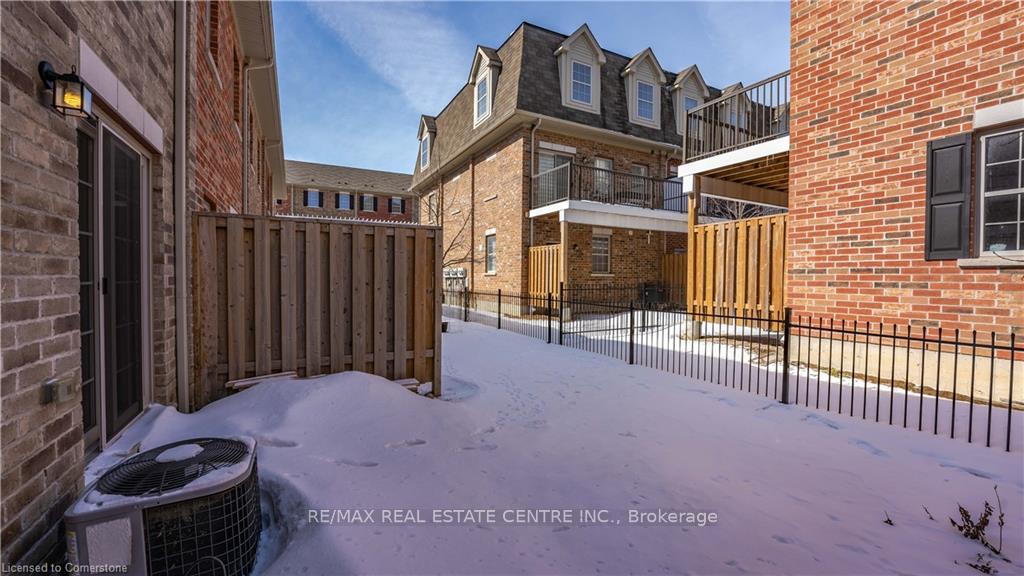 Photo 16 of 34 Prince Albert Boulevard, Kitchener, Mount Hope Huron Park — HOMEH