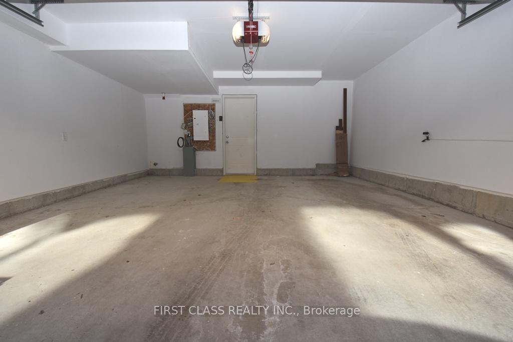 Photo 3 of 24 Teasel Way, Markham, Unionville — HOMEH