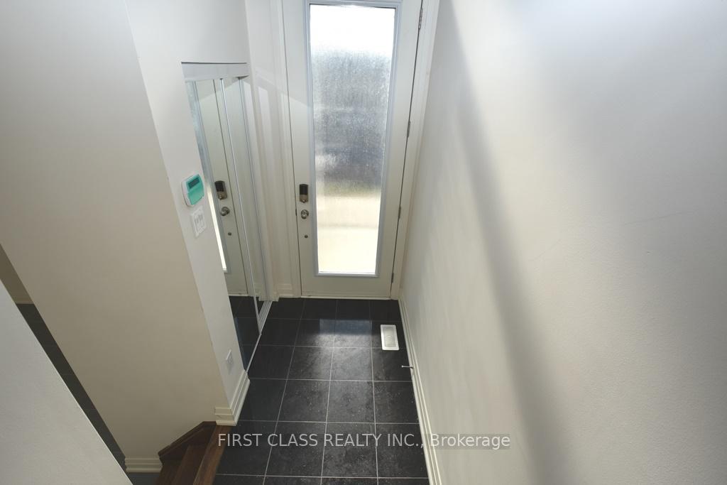 Photo 5 of 24 Teasel Way, Markham, Unionville — HOMEH