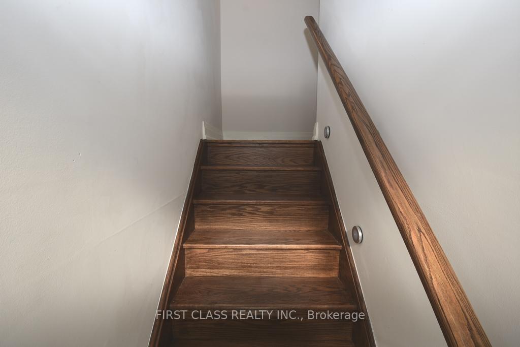 Photo 6 of 24 Teasel Way, Markham, Unionville — HOMEH