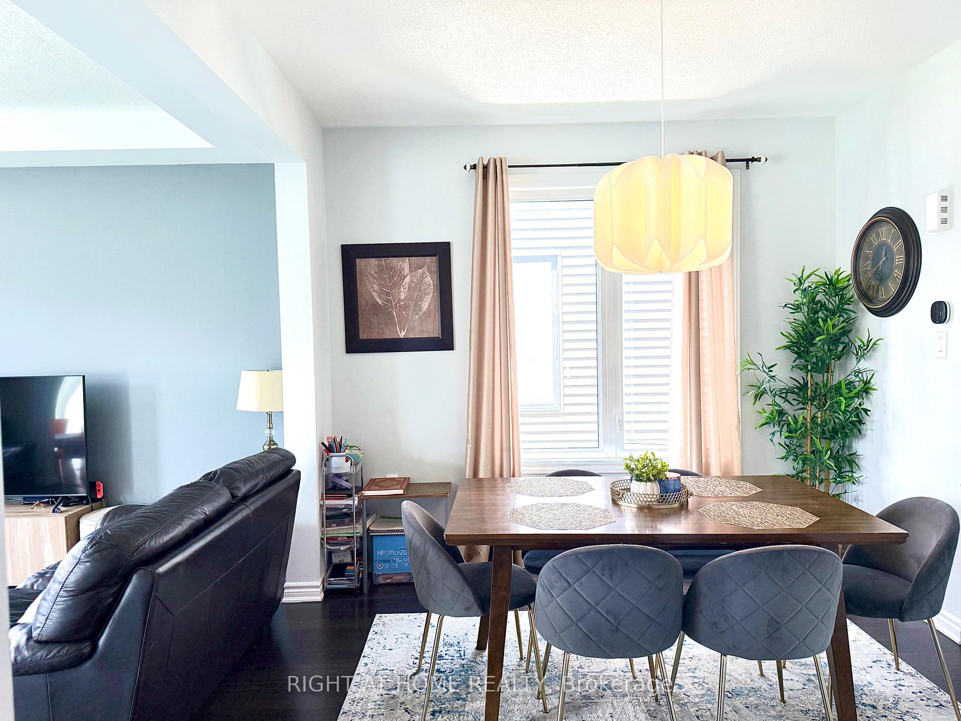 Photo 4 of 765 Brittanic Road, Ottawa, Kanata - Emerald Meadows/Trailwest — HOMEH
