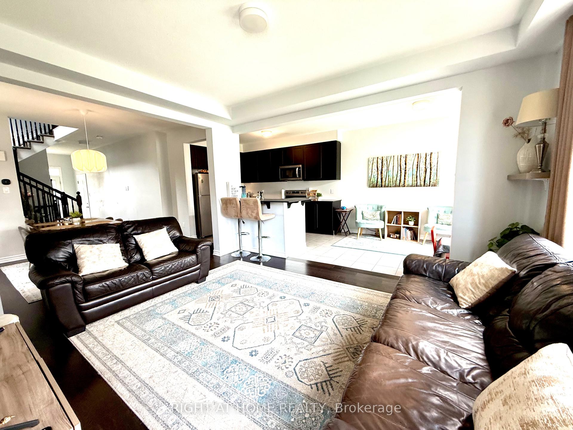 Photo 7 of 765 Brittanic Road, Ottawa, Kanata - Emerald Meadows/Trailwest — HOMEH