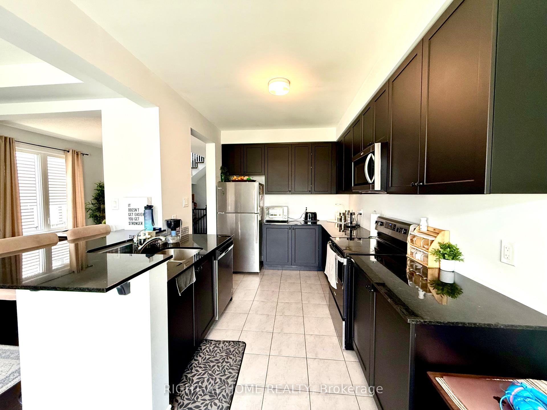 Photo 9 of 765 Brittanic Road, Ottawa, Kanata - Emerald Meadows/Trailwest — HOMEH