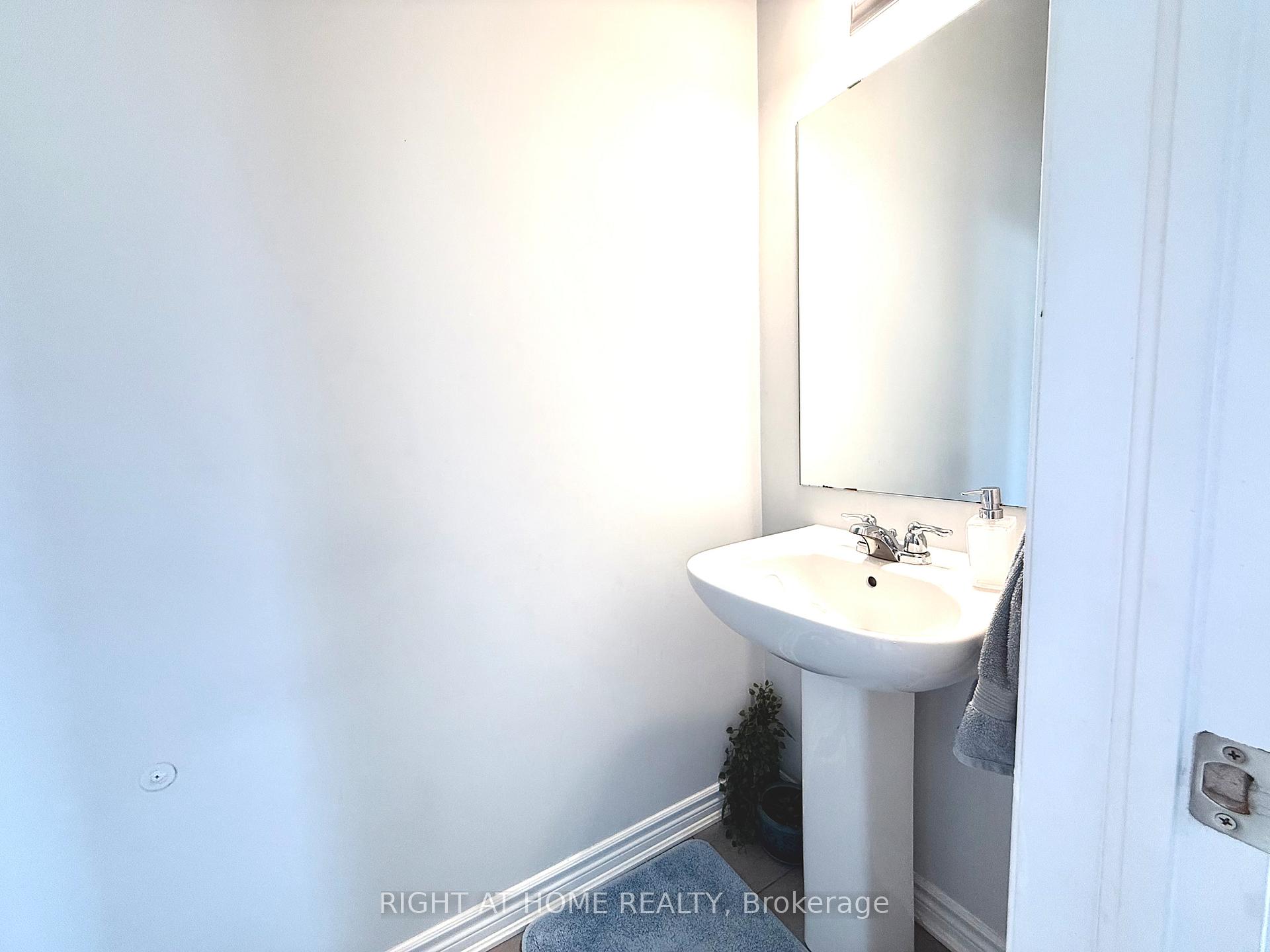 Photo 11 of 765 Brittanic Road, Ottawa, Kanata - Emerald Meadows/Trailwest — HOMEH