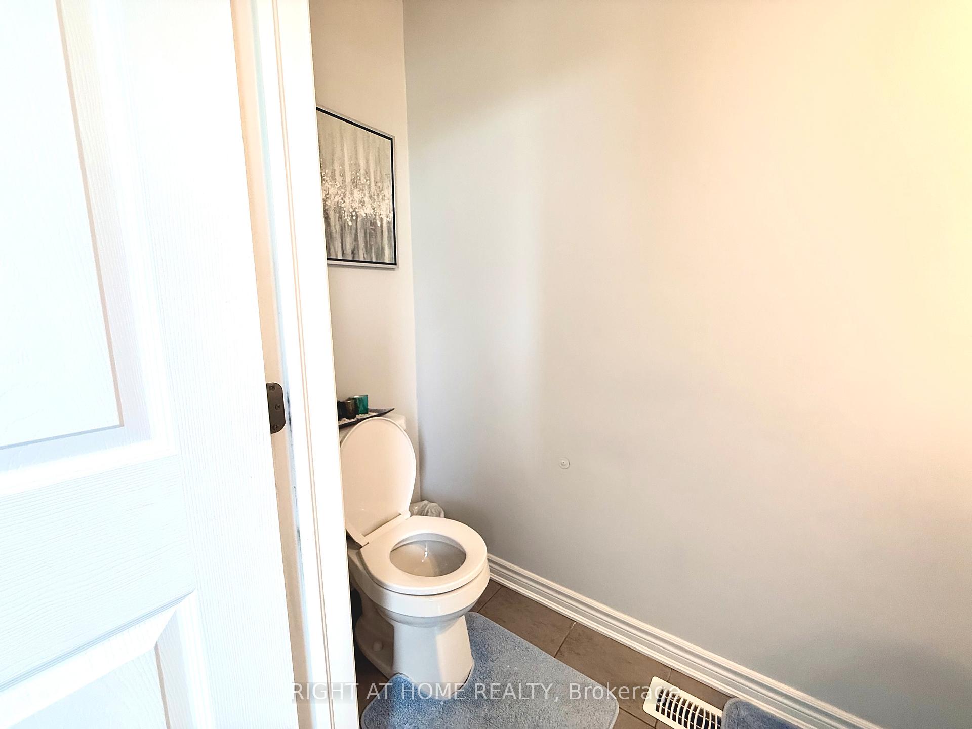 Photo 12 of 765 Brittanic Road, Ottawa, Kanata - Emerald Meadows/Trailwest — HOMEH