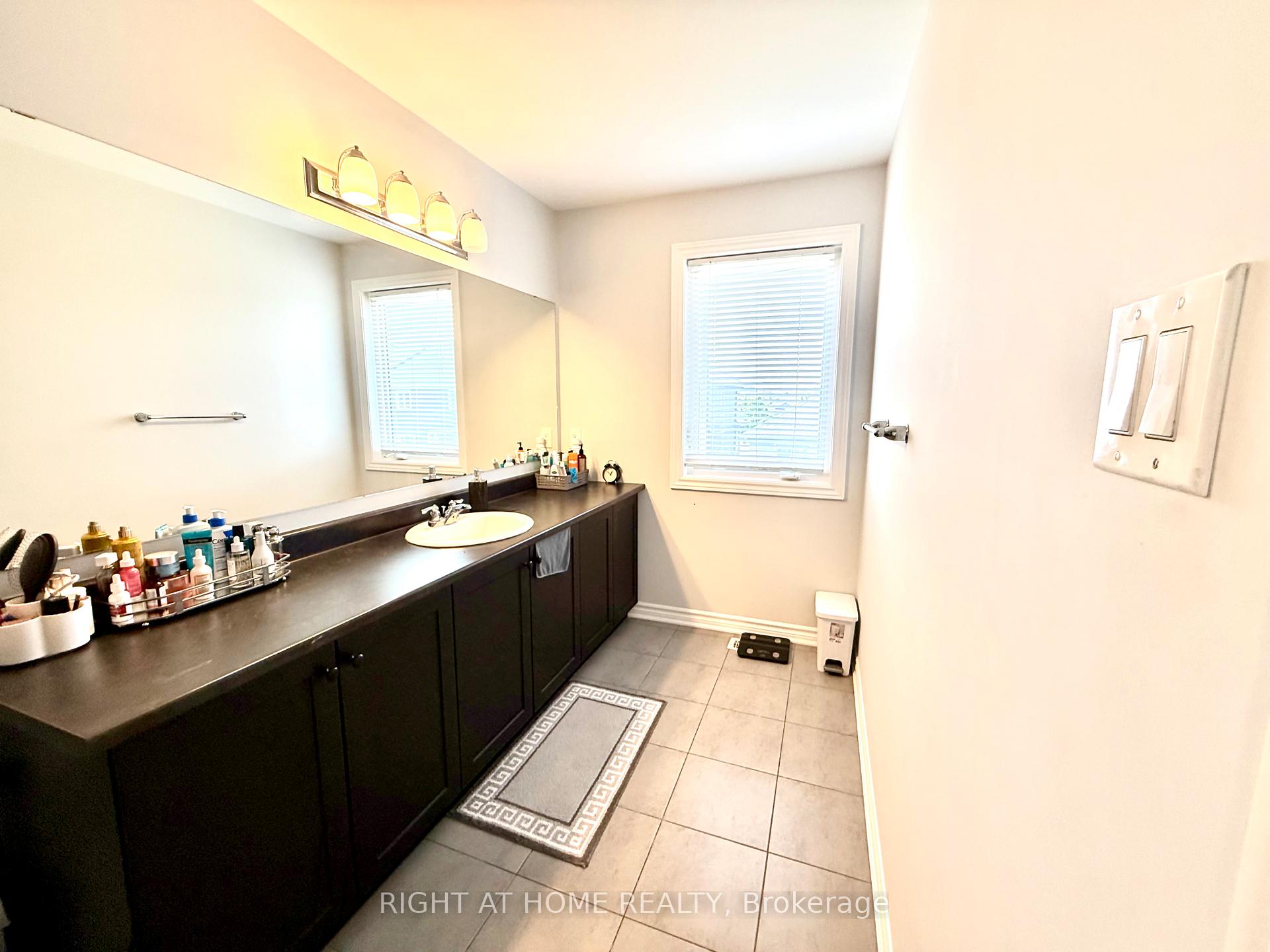 Photo 18 of 765 Brittanic Road, Ottawa, Kanata - Emerald Meadows/Trailwest — HOMEH