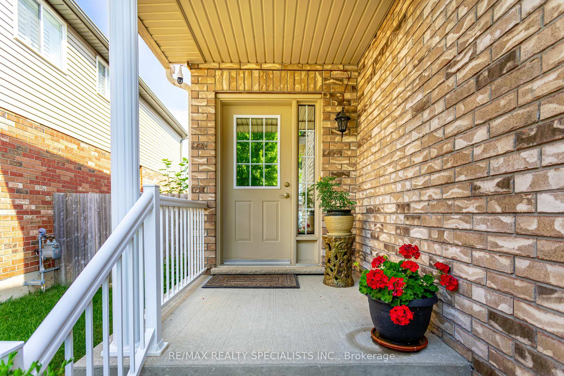 Photo 2 of 576 Activa Avenue, Kitchener — HOMEH