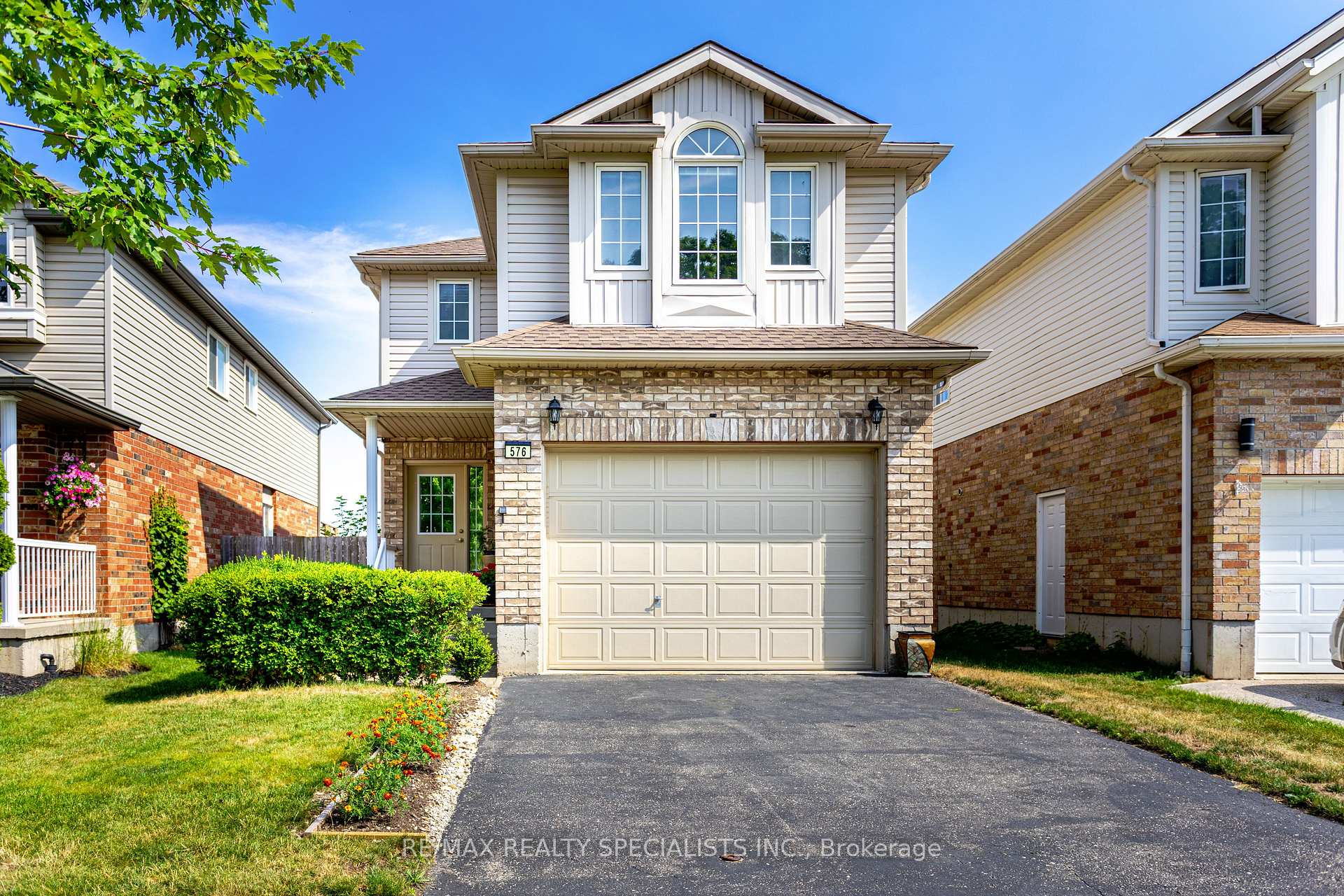 Photo 3 of 576 Activa Avenue, Kitchener — HOMEH