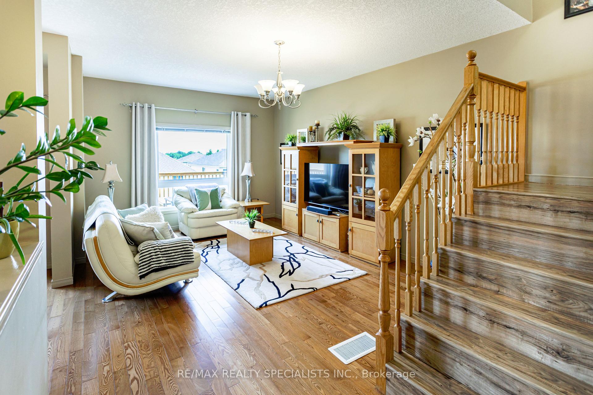 Photo 8 of 576 Activa Avenue, Kitchener — HOMEH
