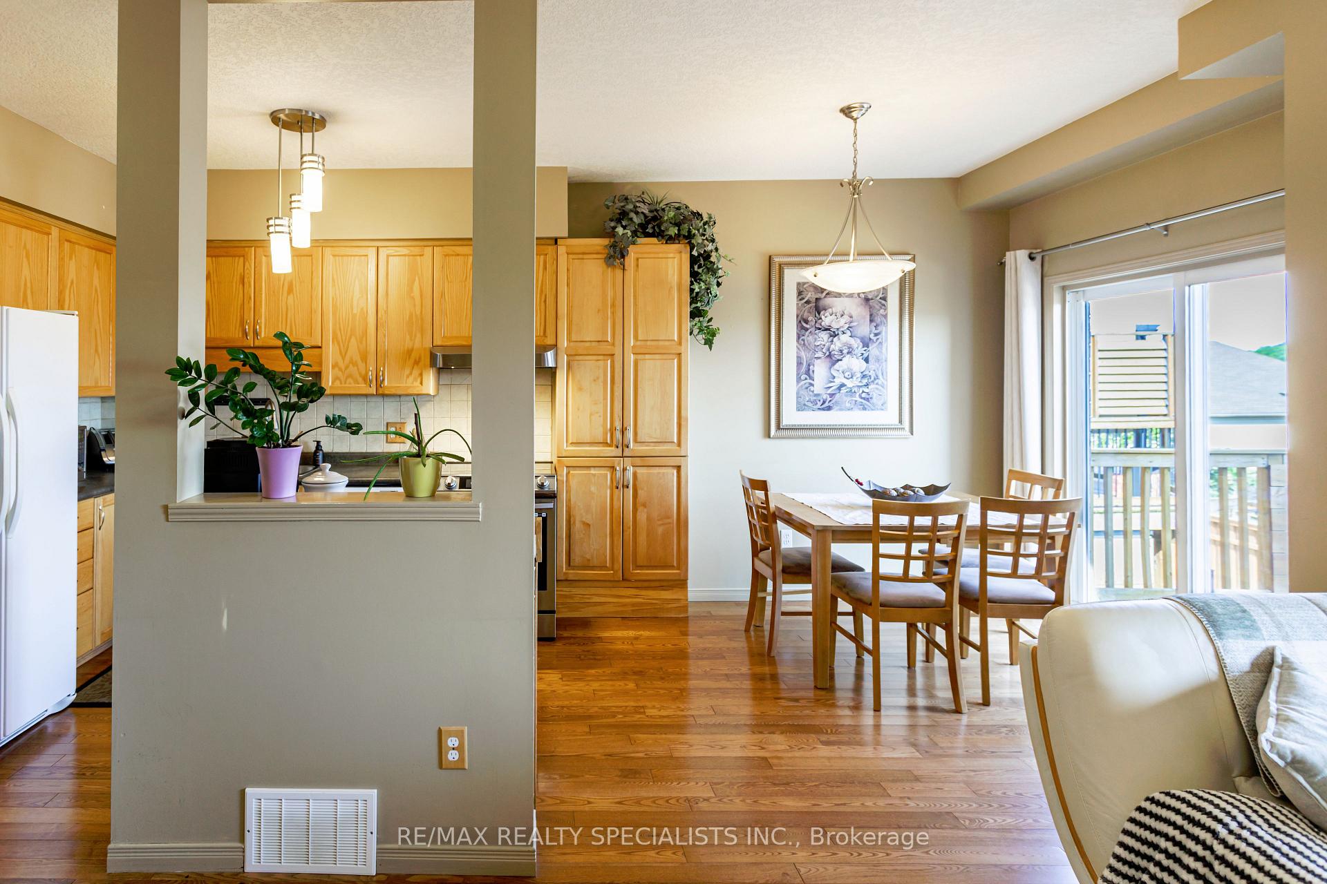 Photo 12 of 576 Activa Avenue, Kitchener — HOMEH