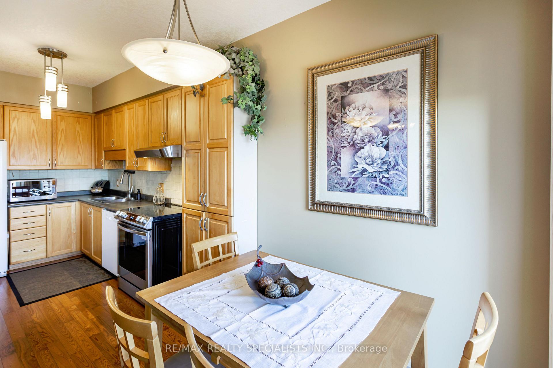 Photo 13 of 576 Activa Avenue, Kitchener — HOMEH