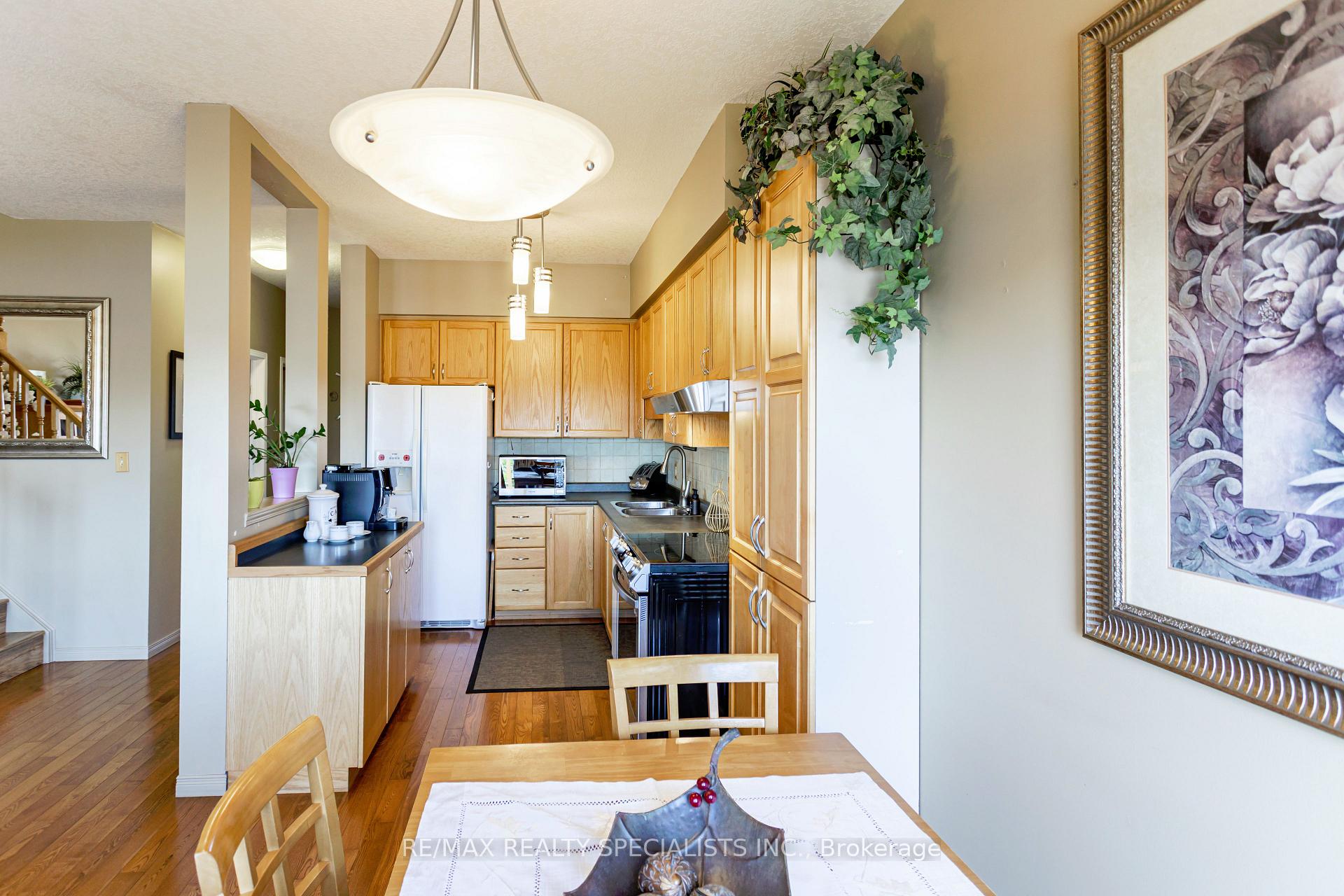 Photo 14 of 576 Activa Avenue, Kitchener — HOMEH