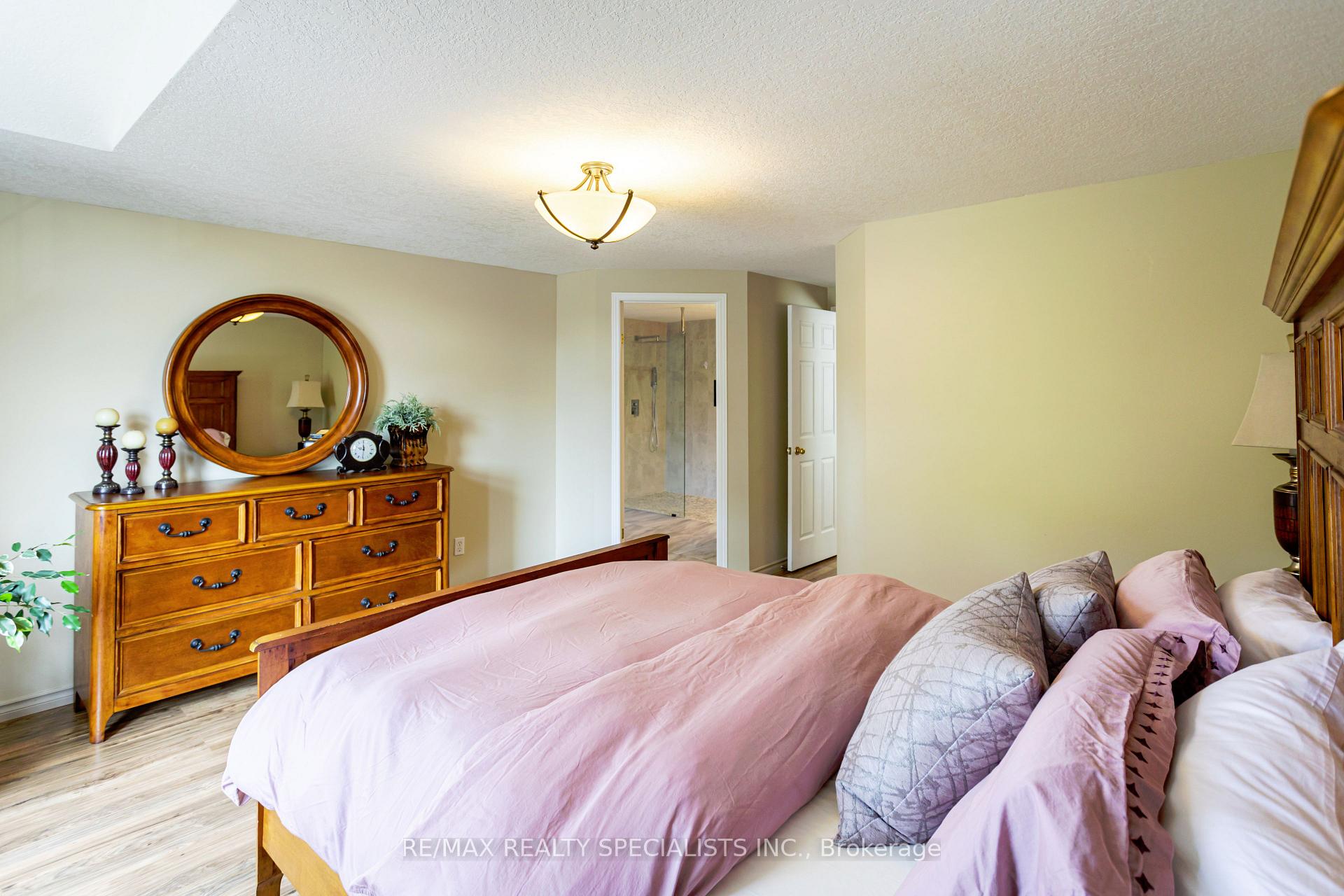 Photo 20 of 576 Activa Avenue, Kitchener — HOMEH