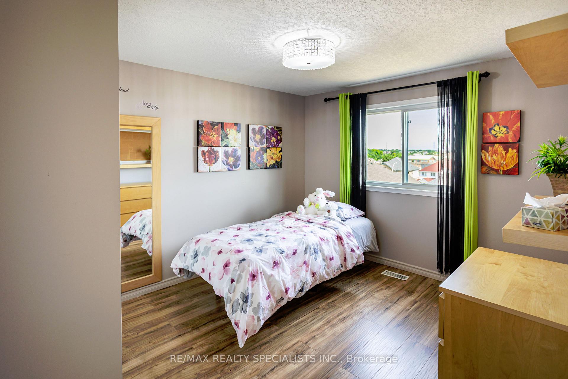 Photo 26 of 576 Activa Avenue, Kitchener — HOMEH