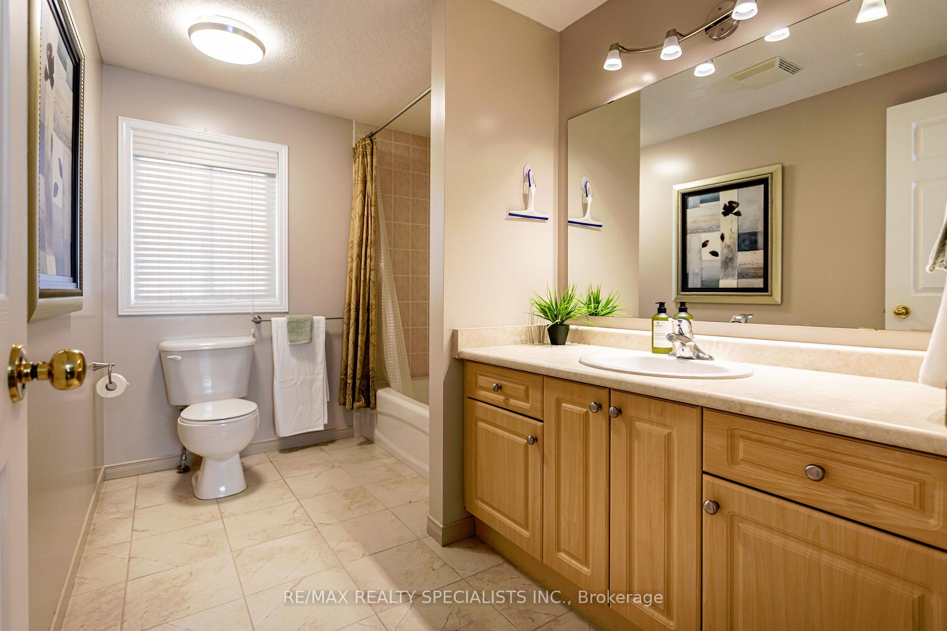 Photo 29 of 576 Activa Avenue, Kitchener — HOMEH