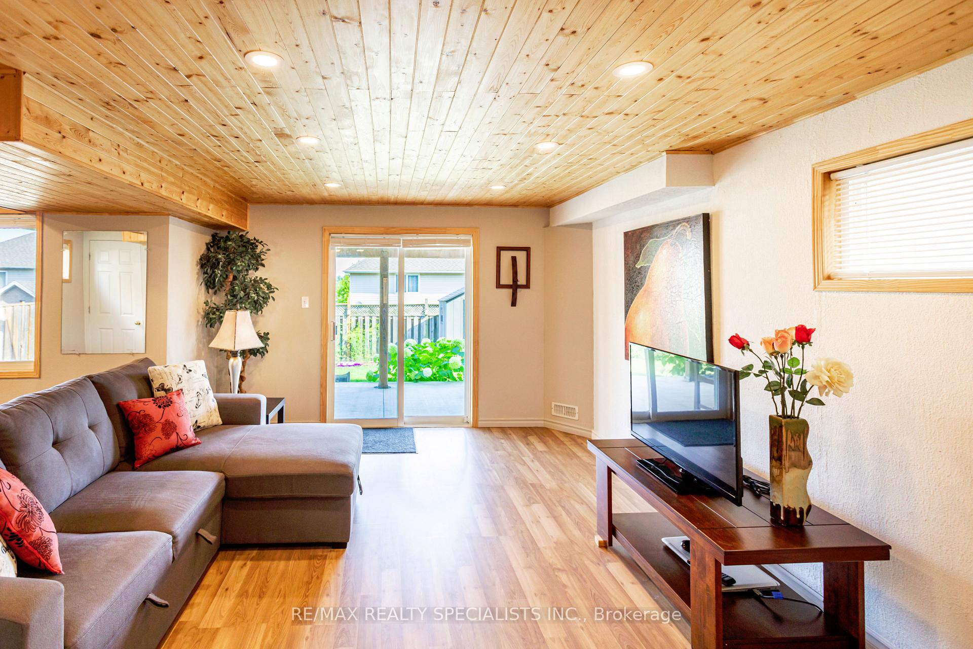Photo 33 of 576 Activa Avenue, Kitchener — HOMEH