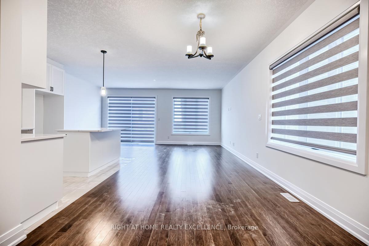 Photo 5 of 18 Shaded Creek Drive, Kitchener — HOMEH