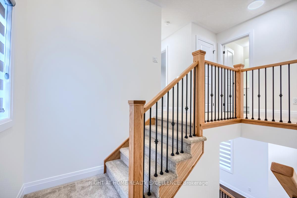 Photo 11 of 18 Shaded Creek Drive, Kitchener — HOMEH