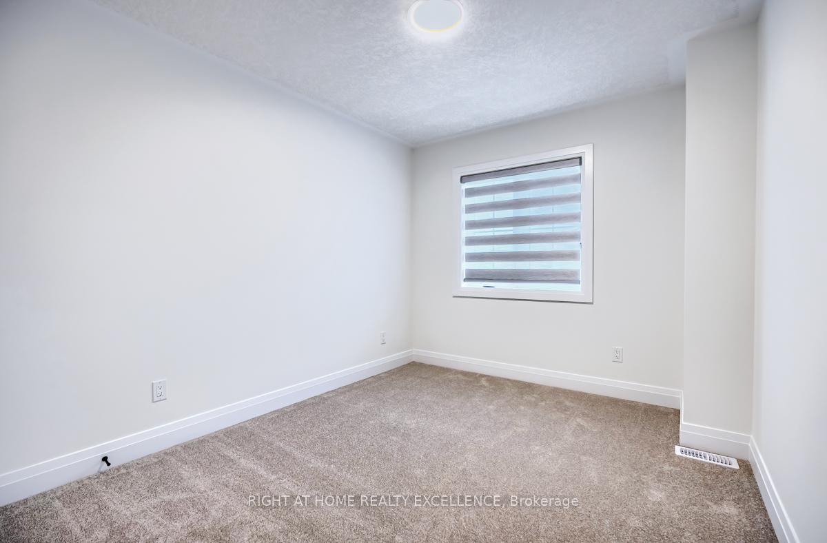 Photo 19 of 18 Shaded Creek Drive, Kitchener — HOMEH