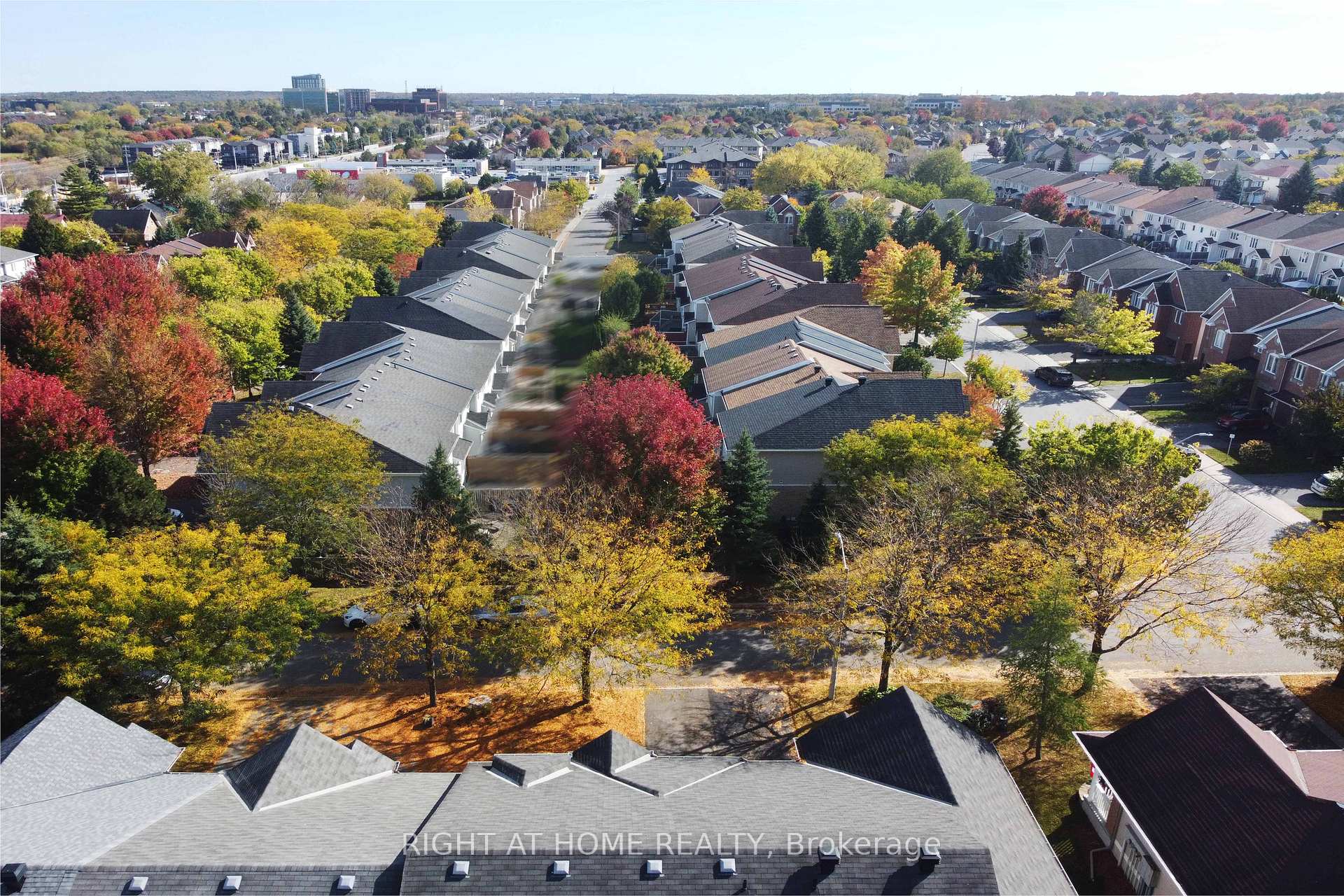 Photo 2 of 321 Breckenridge Crescent, Ottawa, Kanata - Morgan's Grant/South March — HOMEH