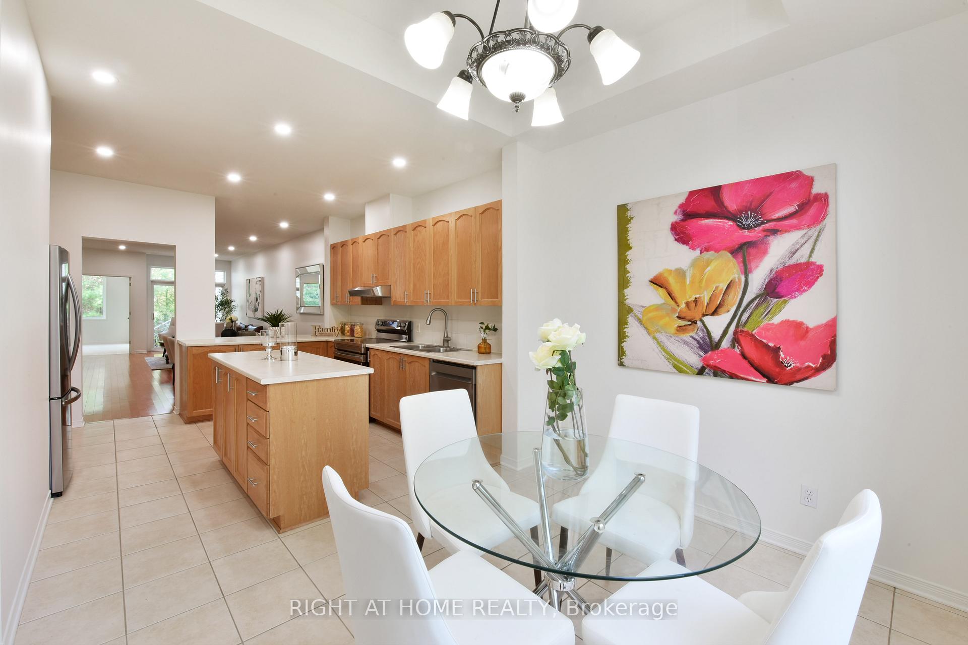 Photo 7 of 321 Breckenridge Crescent, Ottawa, Kanata - Morgan's Grant/South March — HOMEH