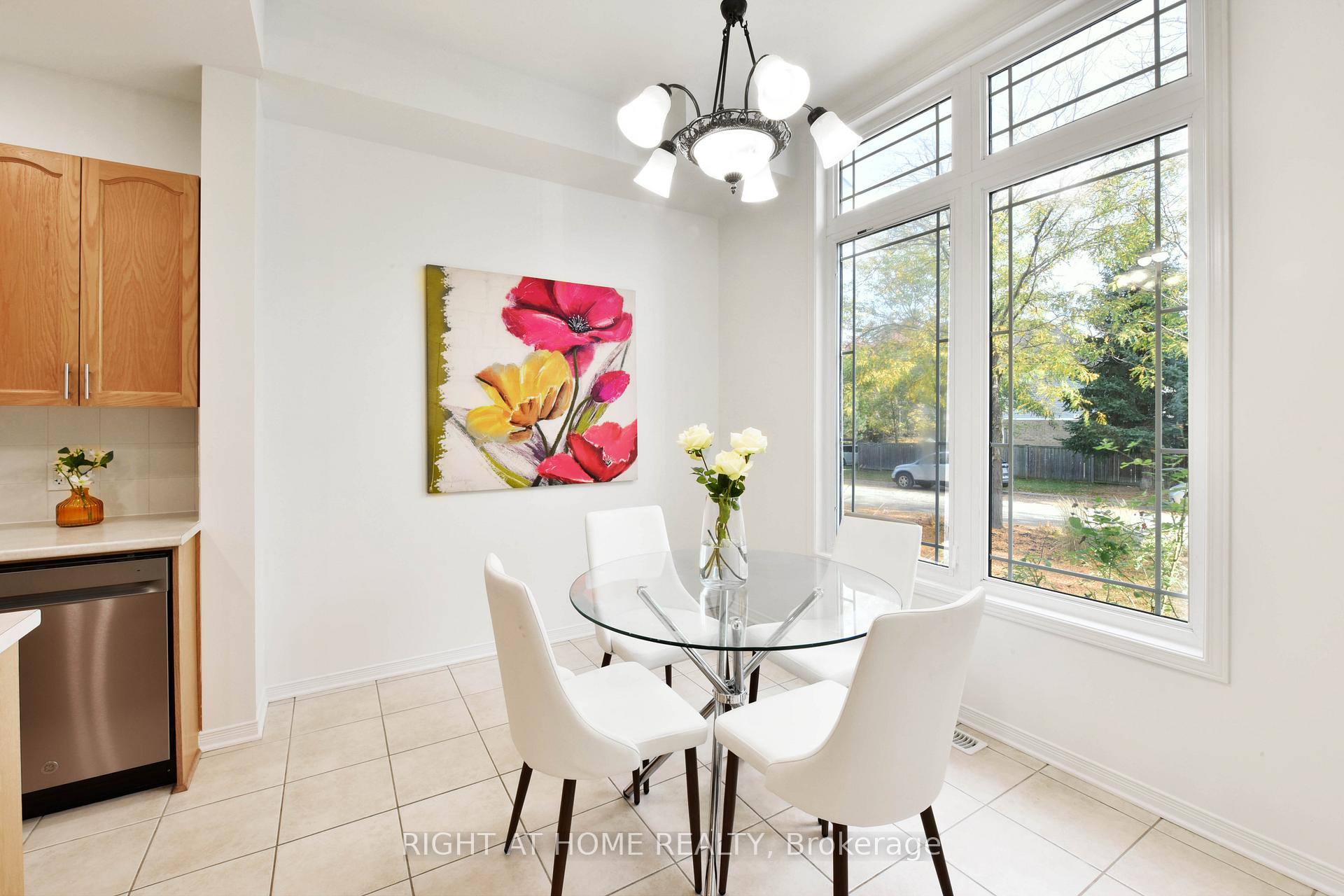 Photo 10 of 321 Breckenridge Crescent, Ottawa, Kanata - Morgan's Grant/South March — HOMEH