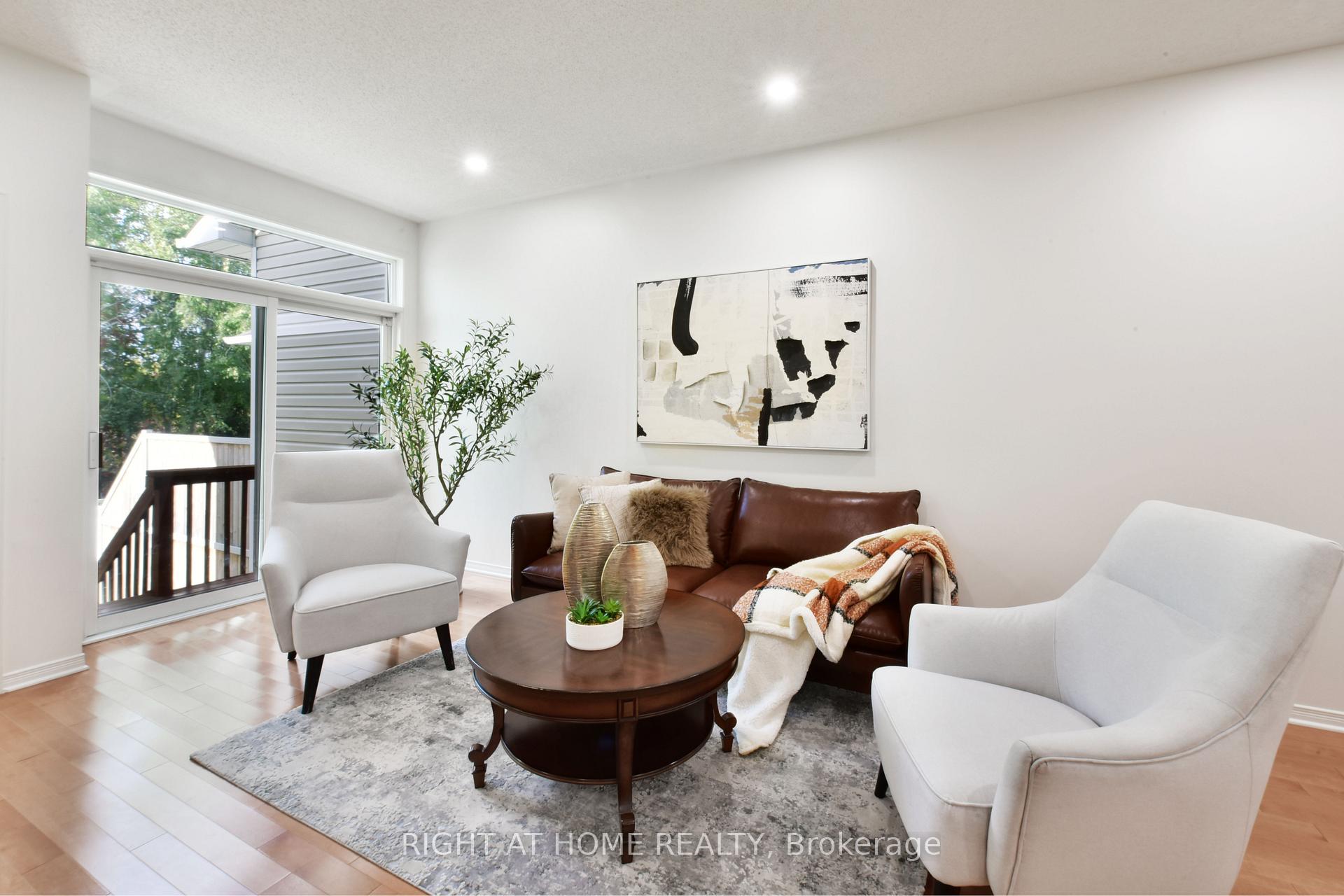 Photo 17 of 321 Breckenridge Crescent, Ottawa, Kanata - Morgan's Grant/South March — HOMEH