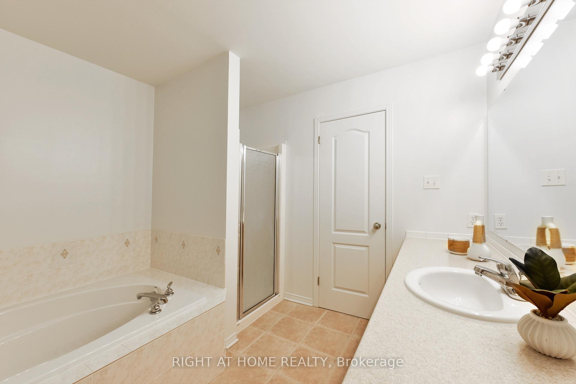 Photo 27 of 321 Breckenridge Crescent, Ottawa, Kanata - Morgan's Grant/South March — HOMEH