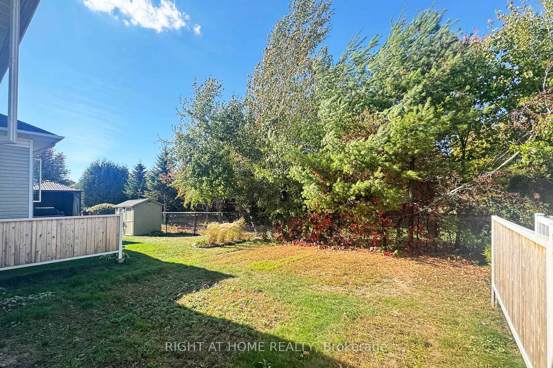 Photo 32 of 321 Breckenridge Crescent, Ottawa, Kanata - Morgan's Grant/South March — HOMEH
