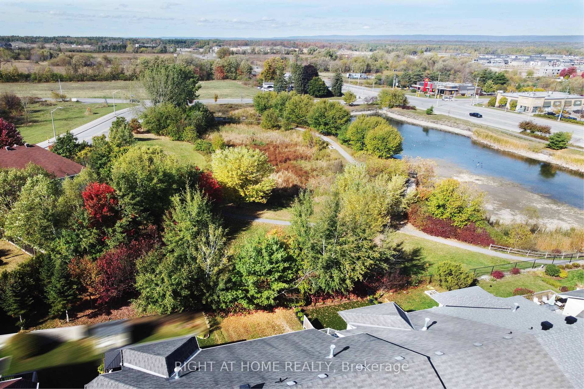 Photo 35 of 321 Breckenridge Crescent, Ottawa, Kanata - Morgan's Grant/South March — HOMEH